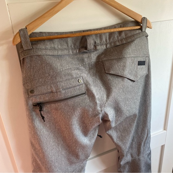 Volcom women’s snowboarding pants - Picture 4 of 4